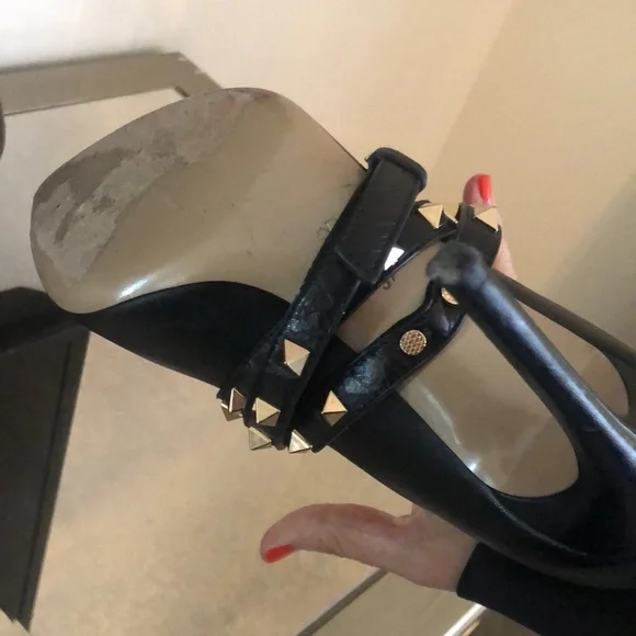 37 🔥Hot strap stiletto heel. Wear straps around like I do or tie around ankle. - Picture 6 of 10